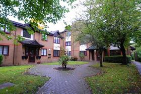 1 bedroom Flat for s...